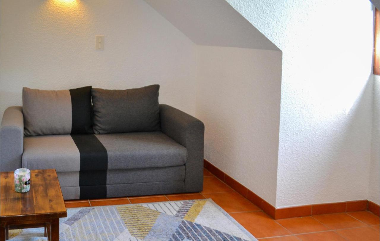 1 Bedroom Cozy Apartment In Vitrac Витрак Экстерьер фото