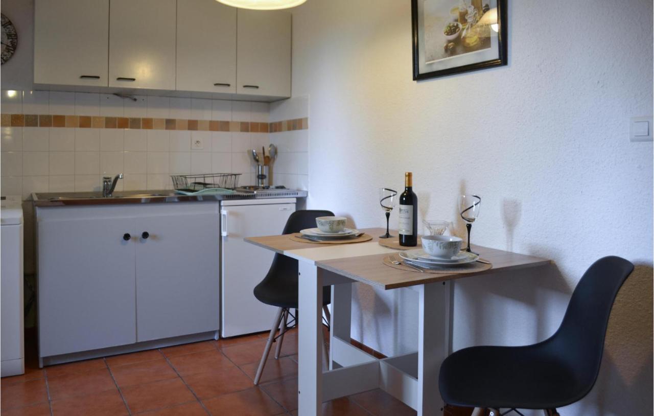 1 Bedroom Cozy Apartment In Vitrac Витрак Экстерьер фото